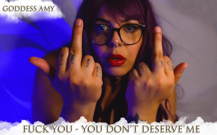 CoupleHart: Brezilyalı kız arkadaşın senden ayrıldı, kadın kılıklı