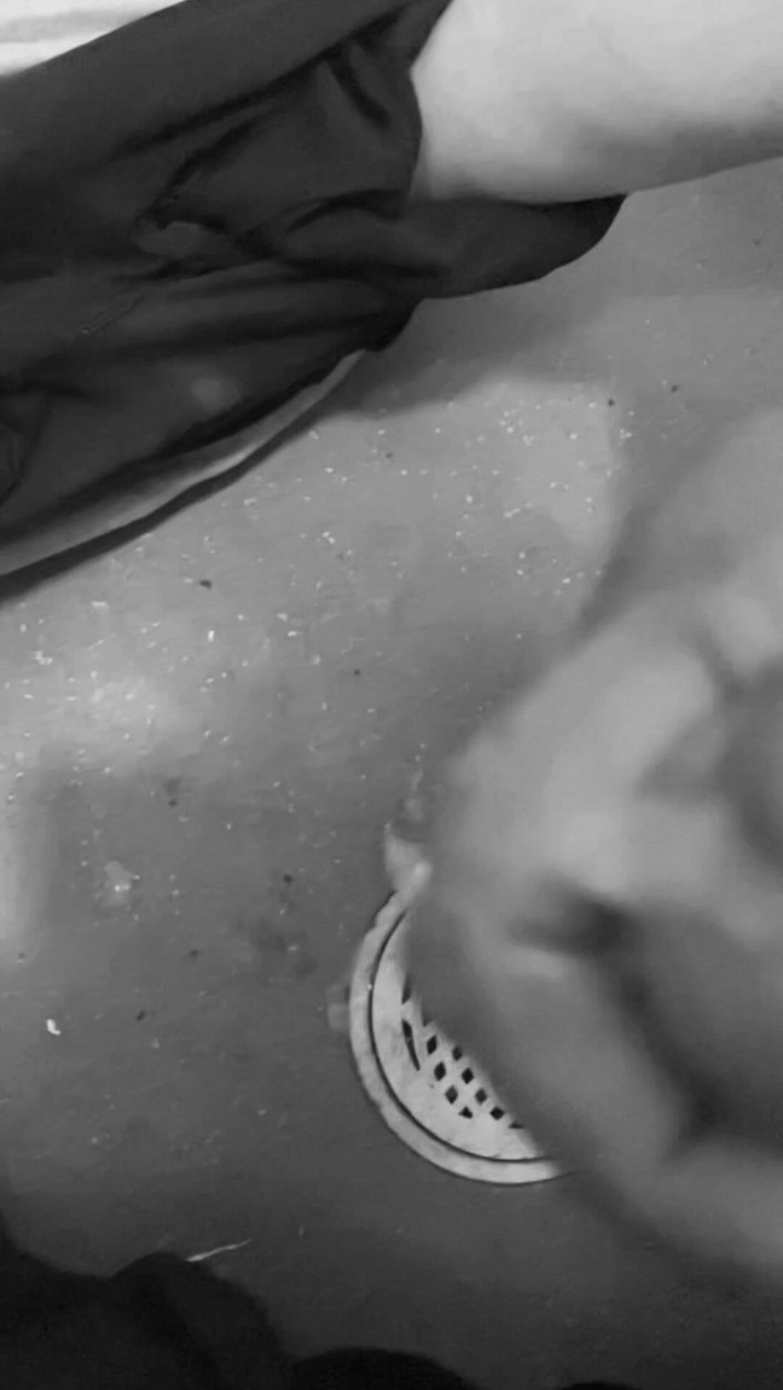 janipeso: Handjob in Slowmotion Blowout