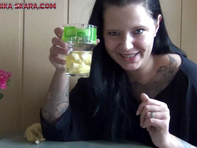 Piss with banana - Pure pee (Sinika Skara)