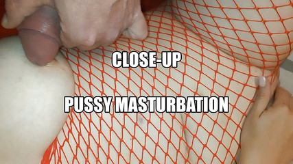 Ken: Cái lồn tuyệt vời của mẹ kế. Cô ấy thủ dâm...