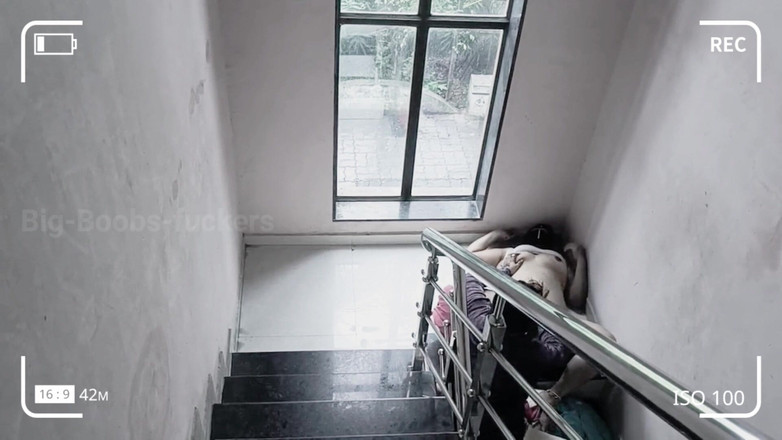 Big-Boobs-fuckers: La coppia telugu filma segretamente un vlog pornografico in una...