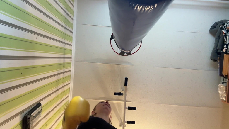 Hottie goddess: ボクシングパンチランジェリーからかいの視点