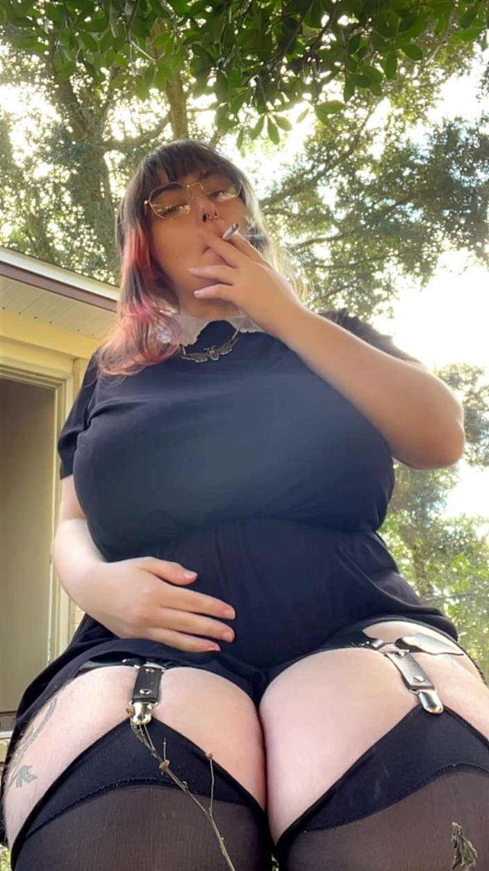 Mushroombitchx: Zigaretten rauchen, komp.