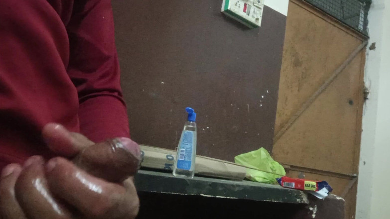 Brijesh 270: Mia moglie mi lascia solo a casa ma il mio...