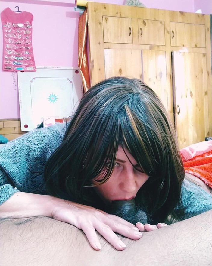 Bolly Karma: Milf olvidando su preñada con bbc