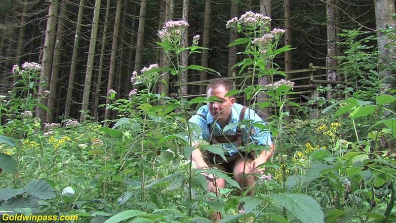 Goldwin pass: Hot chocolate skinny babe Nelly Black rough outdoor fucked in...