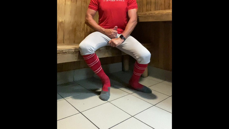 JockDad87: Buff Dilfjockdad87 suýt bị bắt gặp đang sục cu trong phòng...