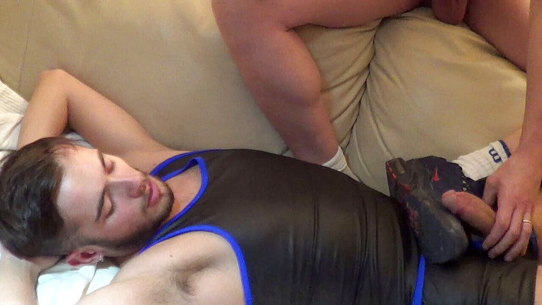 CREAMPIE SESSION IN JOCKSTRAP: Gemenele curvă David Lucas folosită dur de Maxime Furri și umilire...