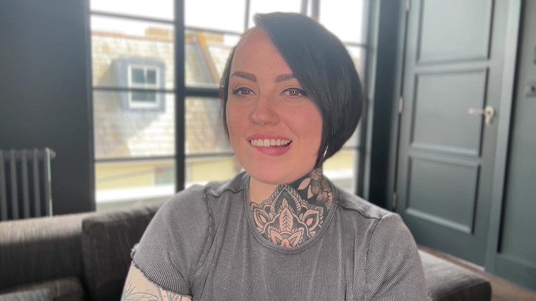 Miss Valentina: Geobsedeerd door pikzuigen