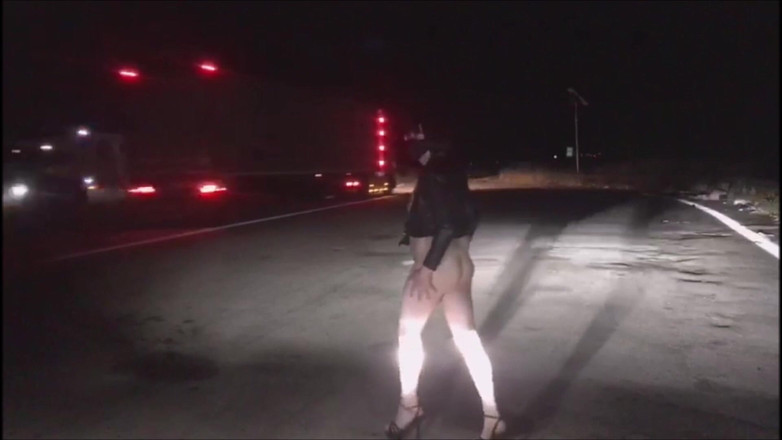 SusyTrav_AnalQueen: Slut Walk Fetish Dressed on the Side of the Highway...