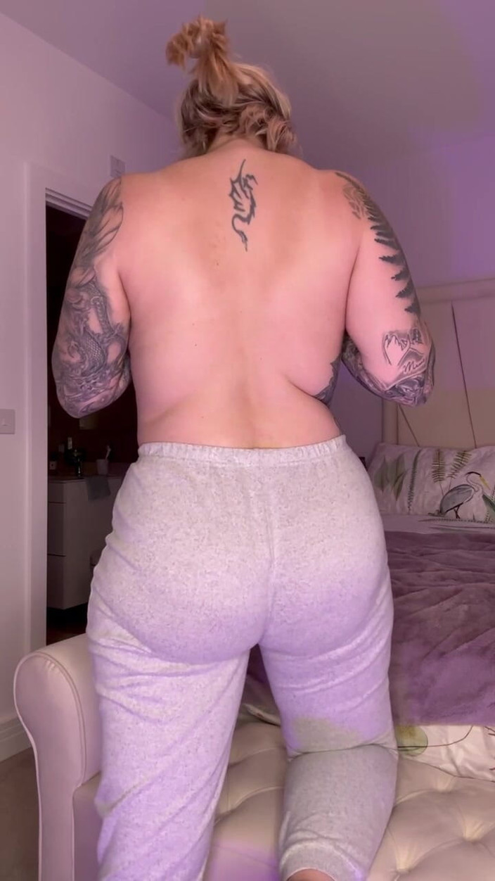 Paige Turnah: I Pull Down My Sweatpants to Show You My Big...