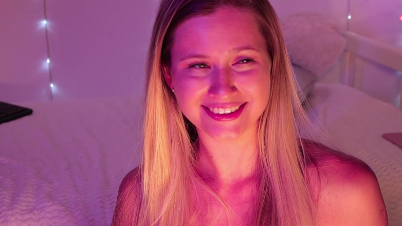 Stella Cardo: 이 보짓물 가득한 보지를 가능한 한 가까이 보고 싶으신가요?