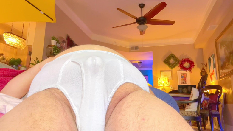 Hand-Free-Daddy-Chub: Perut gergasi dan buah dada lelaki dengan timun gemuk yang...