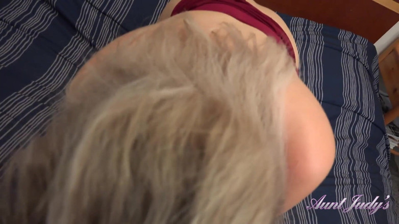 Aunt Judy's: AuntJudys - 35 yo milf Elle (virtual pov)