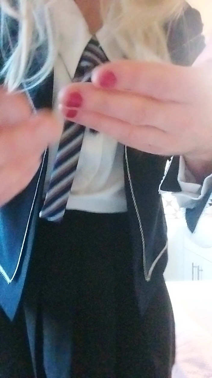 Cindy Belfast: Napalona lalka maminsynek wytryski