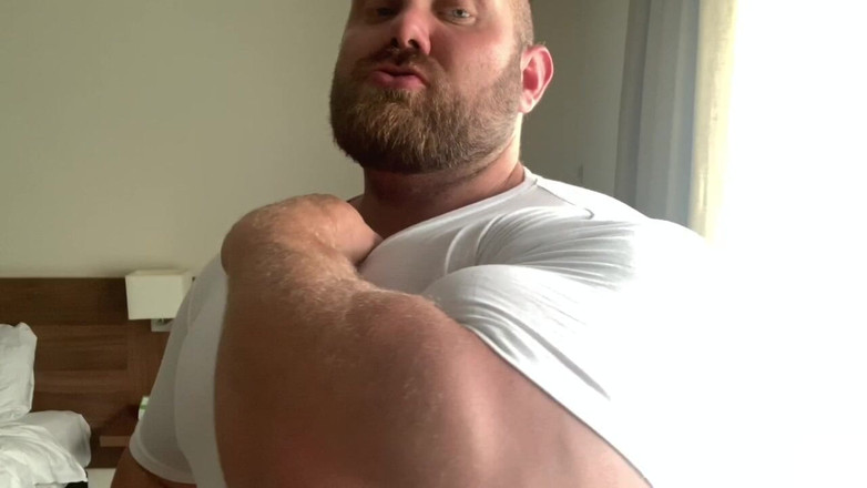 Jack stacked: Venerarea mușchilor - masturbare cu ejaculare uriașă