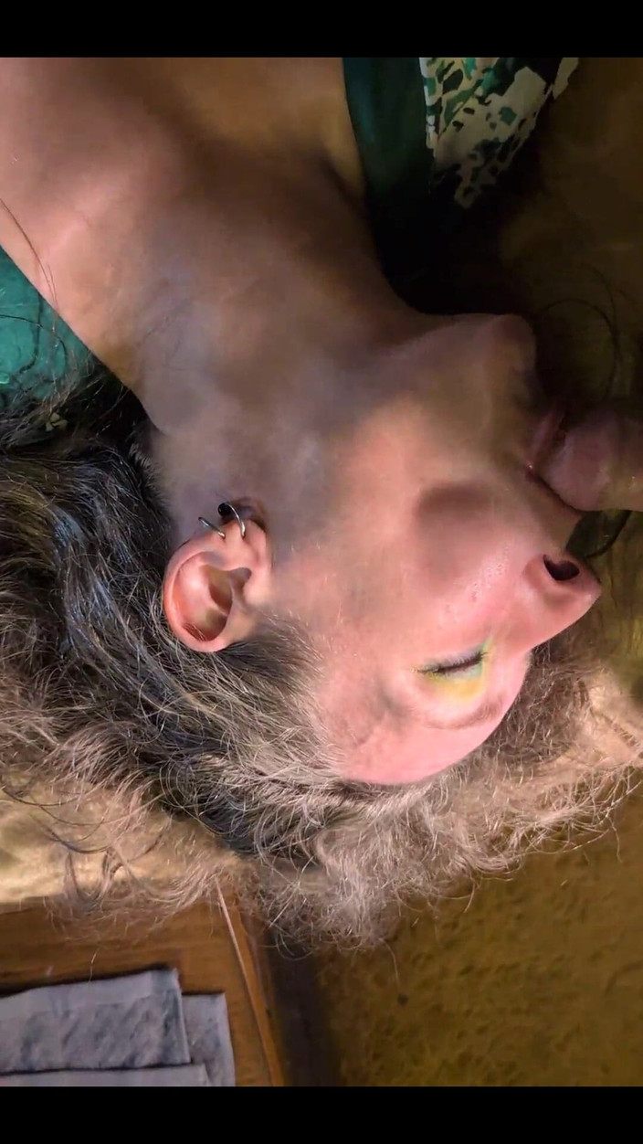 Elaras Pan: Nyepong kontolku saat dia orgasme dari vibratornya