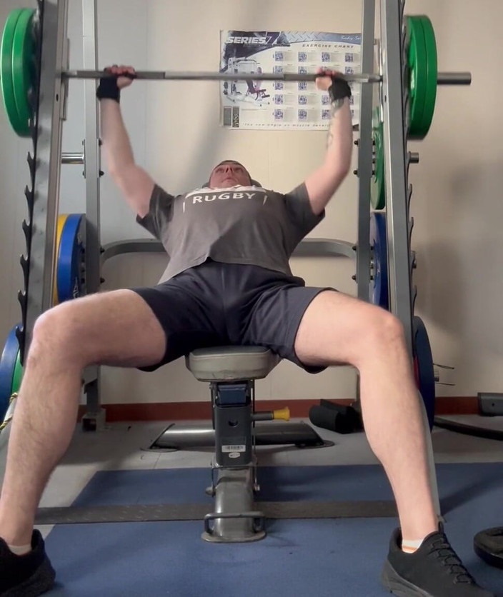 JDaddyxxx: Hora da academia parte 2 - programa do dia do peito não é...