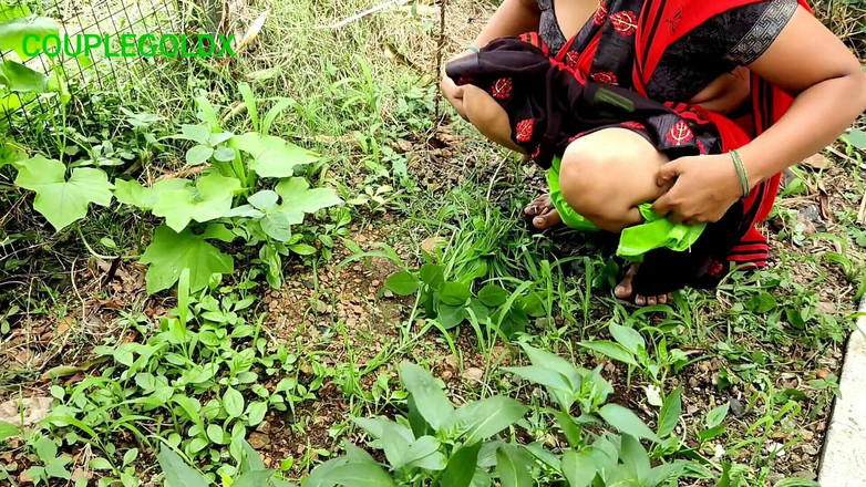 Sexy Komal: Komal fez a trabalhadora trabalhar com ela para deixar seu...