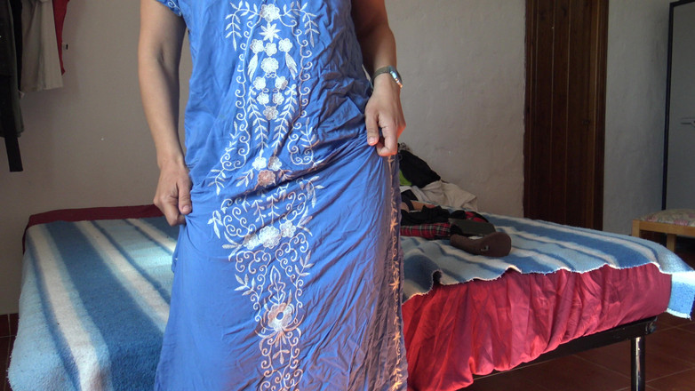 Souzan Halabi: Troia araba algerina mostra la sua figa pelosa per ragazzi...