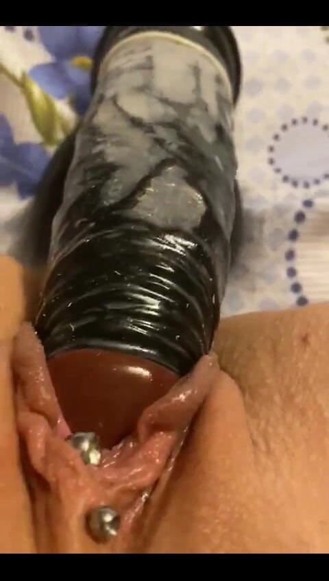 TattoedKate: Keseronokan Dildo Ini