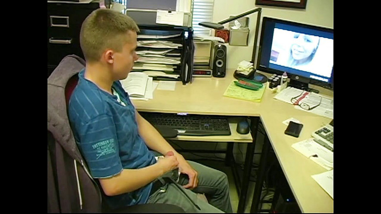 The Great Canadian Male: John - Perhubungan pertama