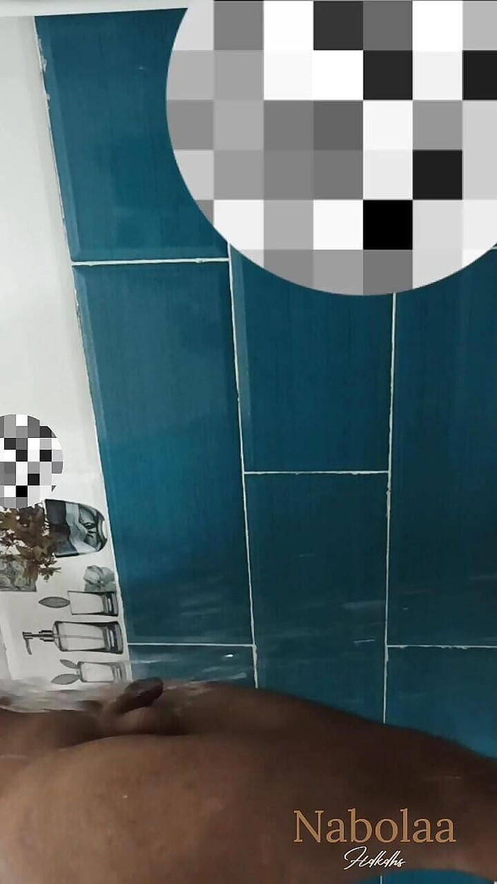 Nabolaa: Nabolaa nel bagno della mia amica araba