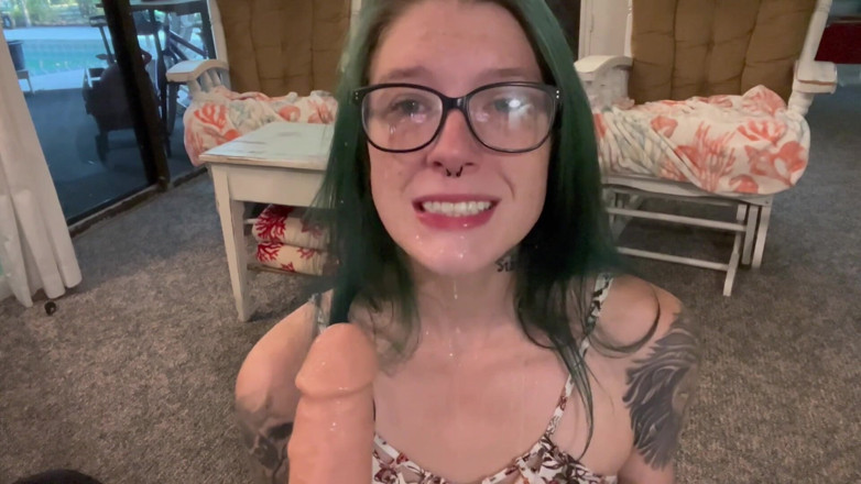 Missellie8: Nut Hungry Slut