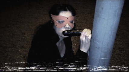 Toilet Mommy: Sürtük karımı halka açık parkta eğitiyorum, oral seks ve dildo...