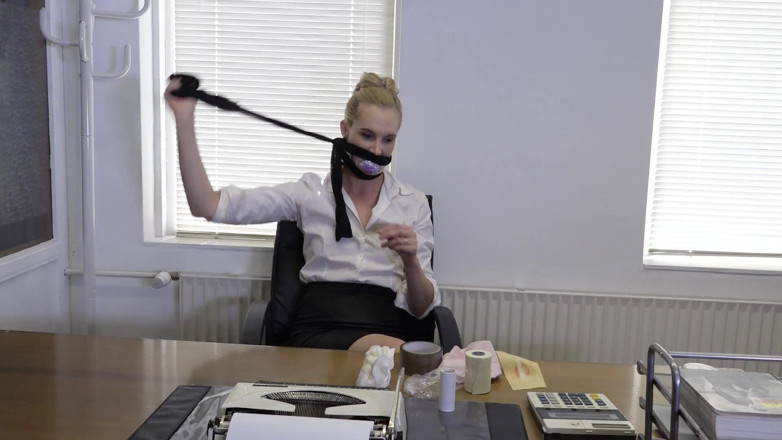 Restricting Ropes: Ariel Anderssen, gagging herself