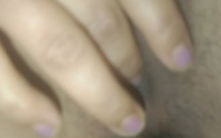 Indianpriya: Lần đầu tiên móc cua trong âm hộ