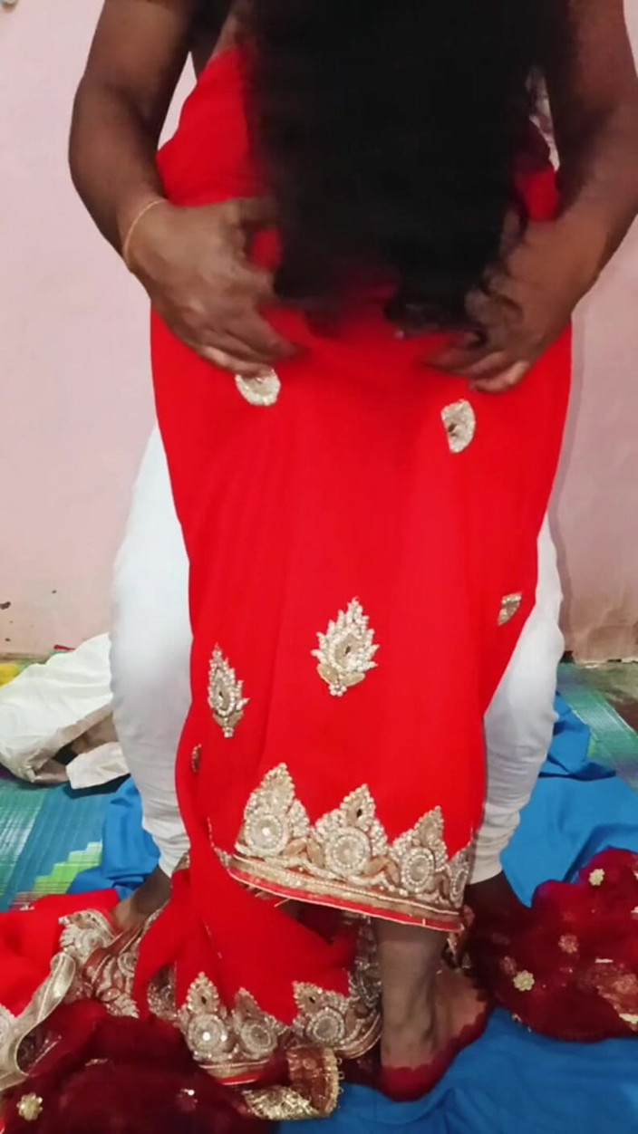 Sunshine143: Lapisan kongkek panas bhabhi saree merah 1