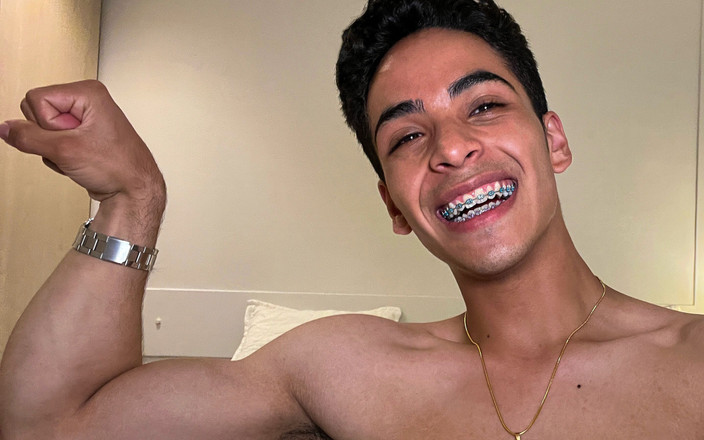 aodaboy: Aparment Tour menunjukkan otot saya dan fleksibel