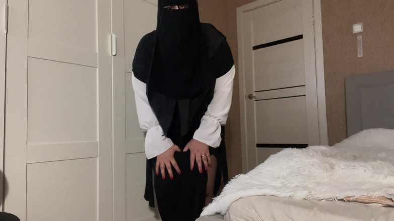 Lux Eva: Stiefmutter zeigt stiefsohn strumpfhosen