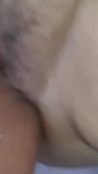 Těsná kundička nevlastní sestry miluje ranní sex.