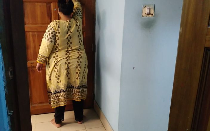 Aria Mia: Pakistani Beautiful Maid Fucked by Indian Owner&amp;#039;s Step Son - Desi...