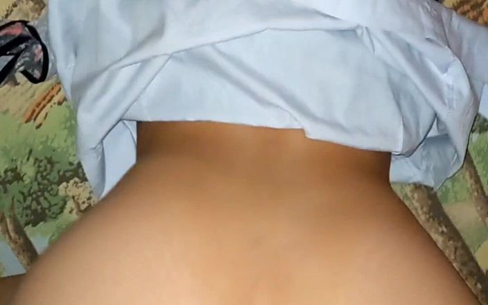 MeylinBoli: 모텔에서 선생님과 섹스하는 순진한 학생 소녀