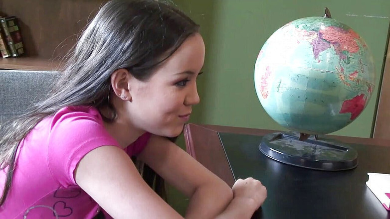 Teens X: 大学里的性感少女