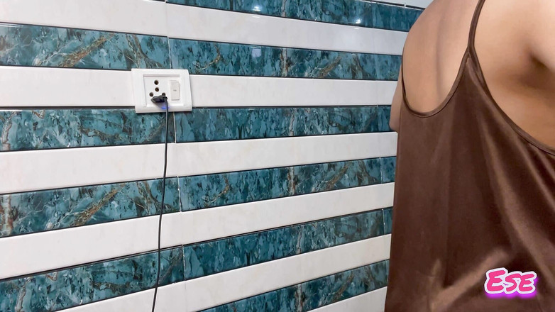 Sammy Sins: Delivery Boy Got a Chance to Fuck Sexy Bhabhi!