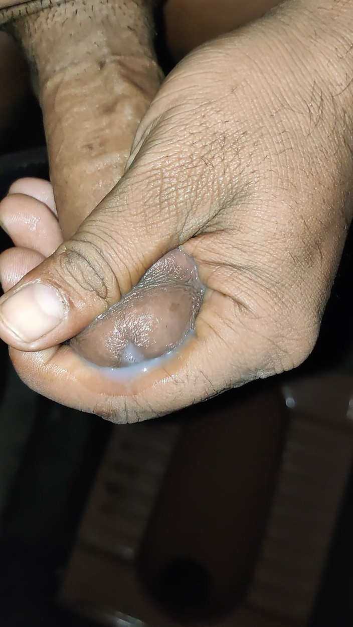 Horny Rocky: Первый раз дрочит мой хуй