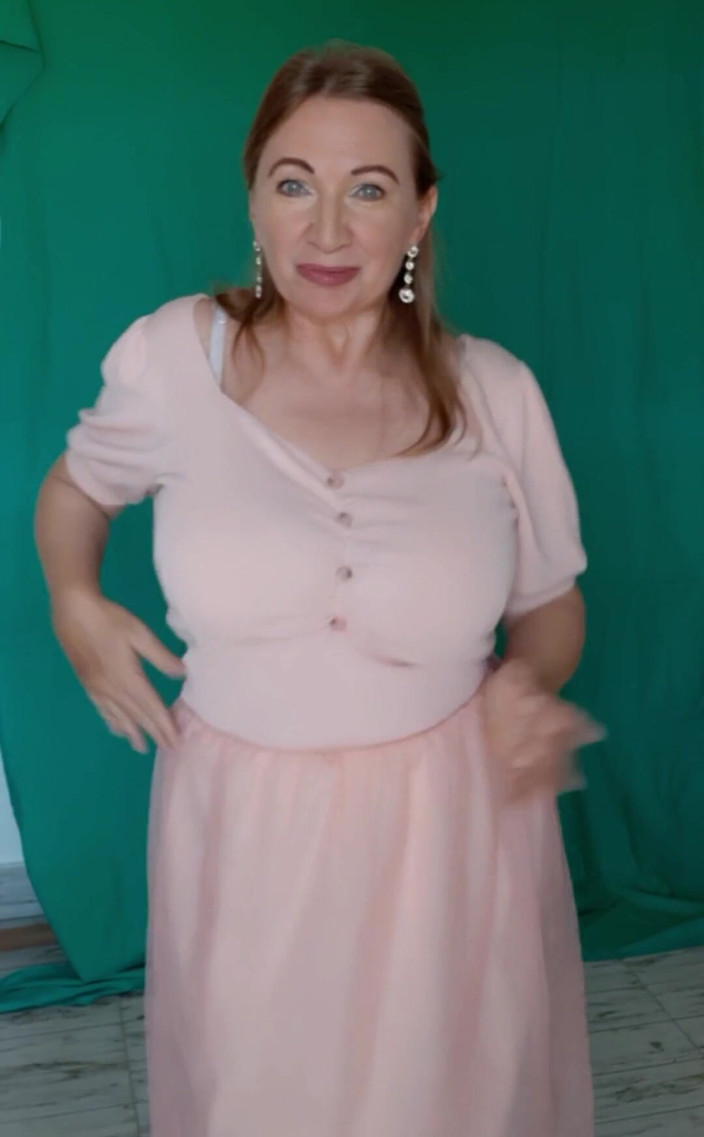 MariaOld: मैं तुम्हारे लिए नाचता हूं... देखो कैसे मैं कपड़े उतारूंगा और नग्न नृत्य करूंगा