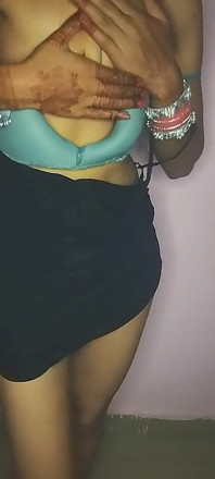 Desi Indian Girl First Time Masturbation