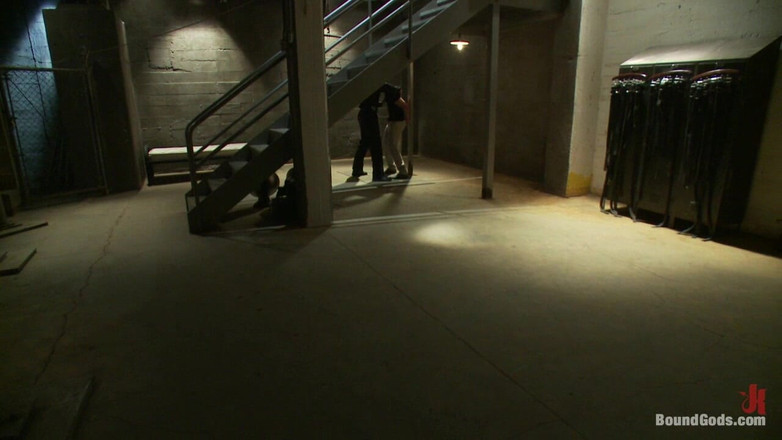 Bound gods: Trzymaj się z pieprzonego szybkiego pasa!