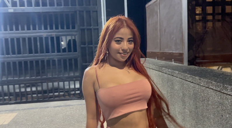 Andres Acosta: Heiße latina-rothaarige mit perfekten titten und weißen zehen macht einen...