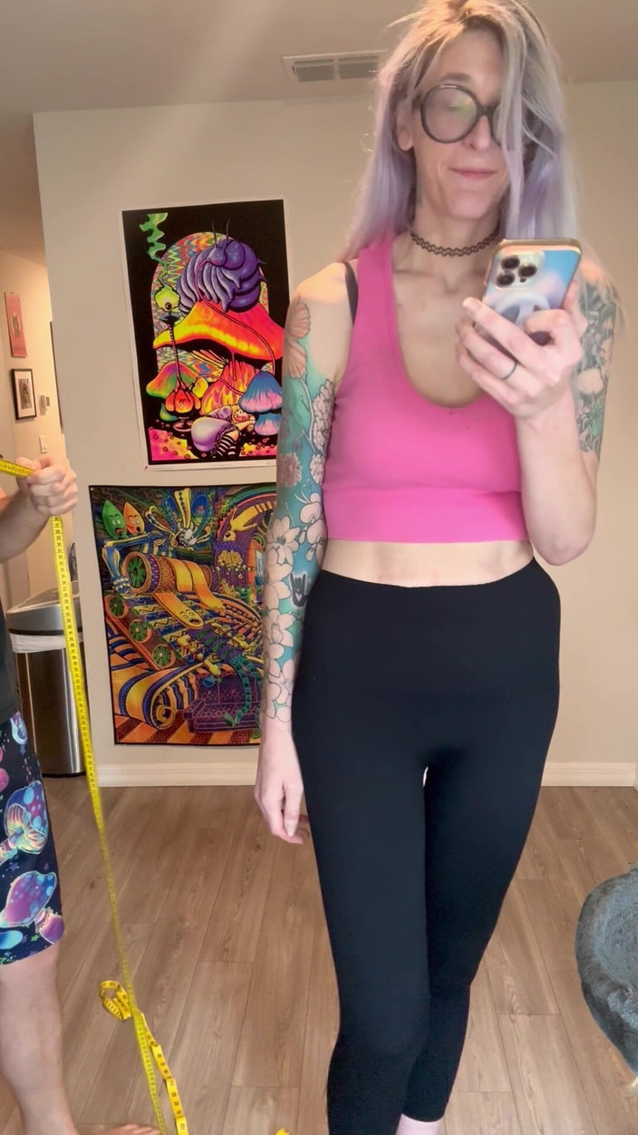 Peppermint Giantess: 67女神的全身测量