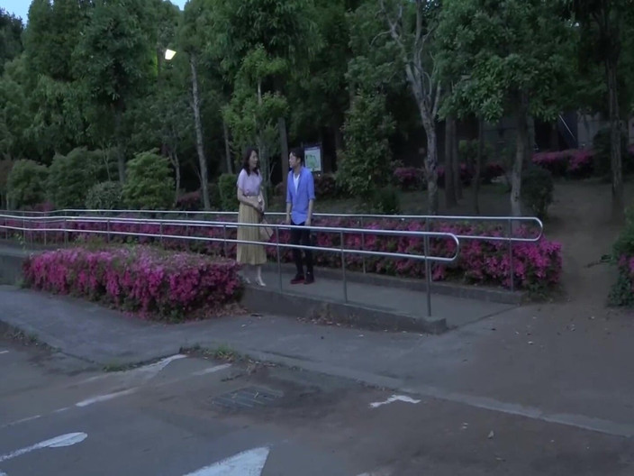 Raptor Inc: Wanita tua di taman itu kelihatan bosan, tetapi ternyata dia...