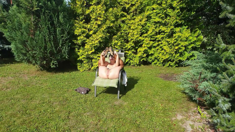 Wanilianna: Nylons and glass dildo in the sun