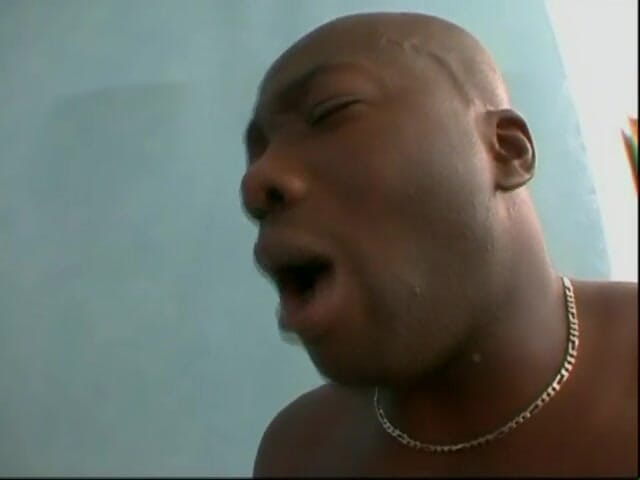 Black Sinner: 인종 간 돌림빵