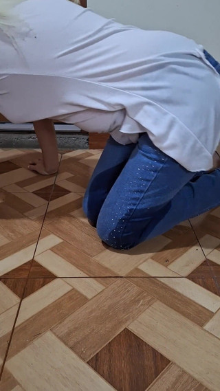 Agnes Swallow: Jeans Wet with Pee Bitch Likes