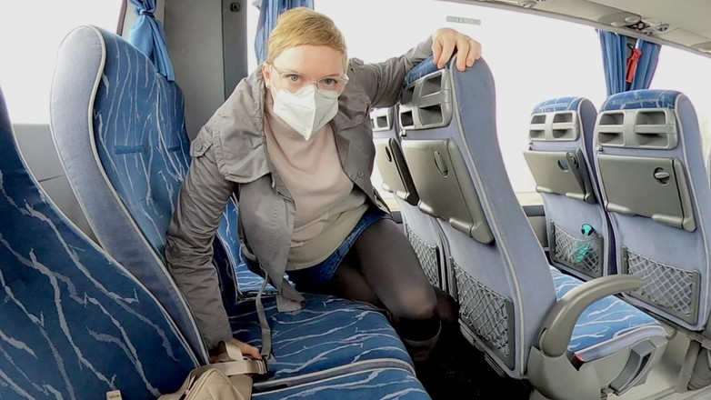 Mature_cunt: Мастурбація схрещених ніг в автобусі